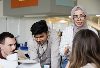 Studenti dell'università di Bologna mentre studiano
